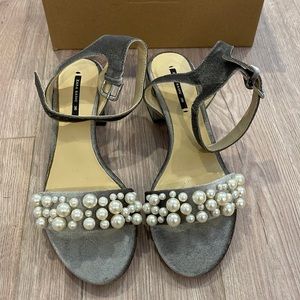 Zara - mid-height heel sandals with pearl detail